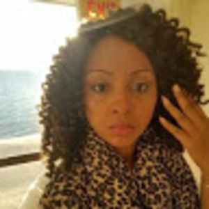 Meet your Posher, Dominique